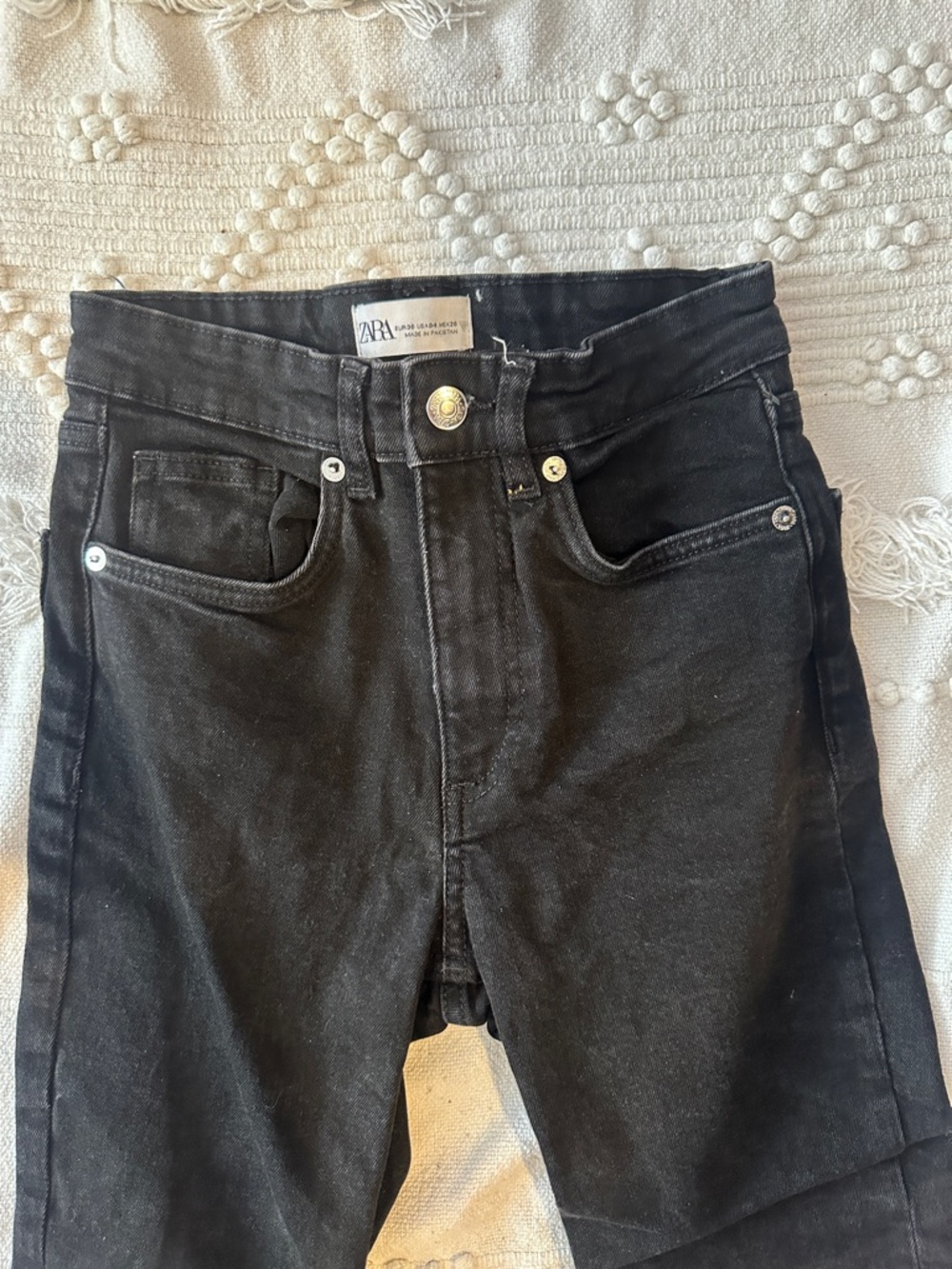 Zara Black High-Rise Straight Jeans with Raw Hem - Preloved - Picture 2 of 13